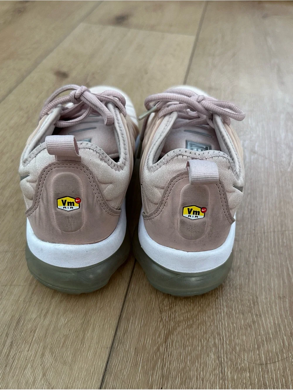 Nike Oxford Pink Air VaporMax Plus Sneakers Size 6.5